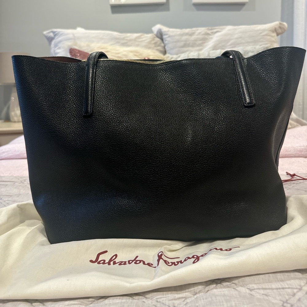 Salvatore Ferragamo Women’s Black Grain Leather Large Gancio City Tote Bag